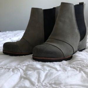 Sorel size 6.5 booties